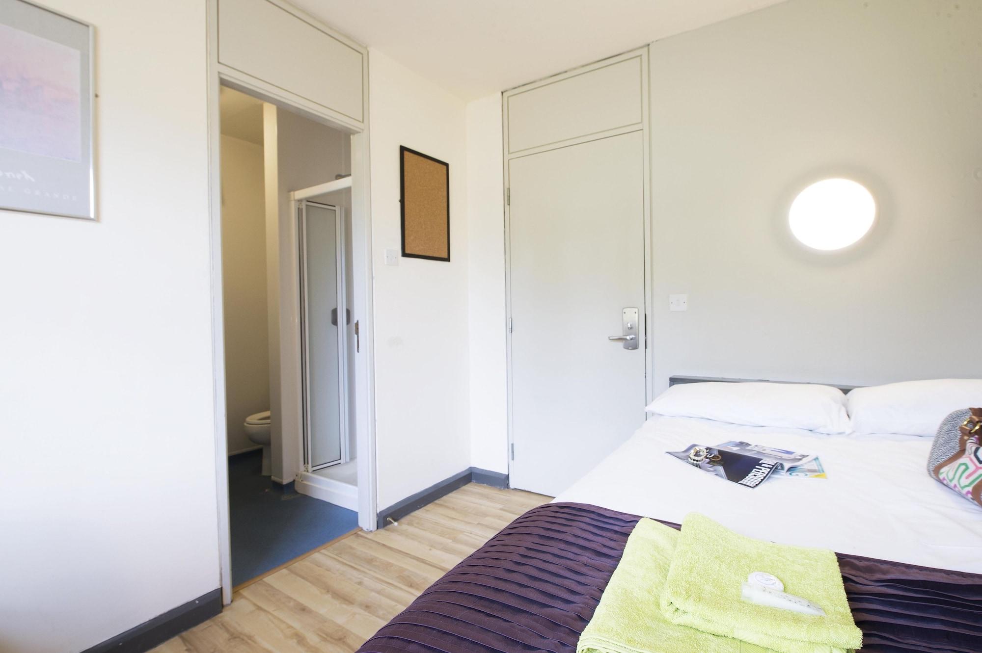 Corrib Village Rooms University Of Galway Exterior photo