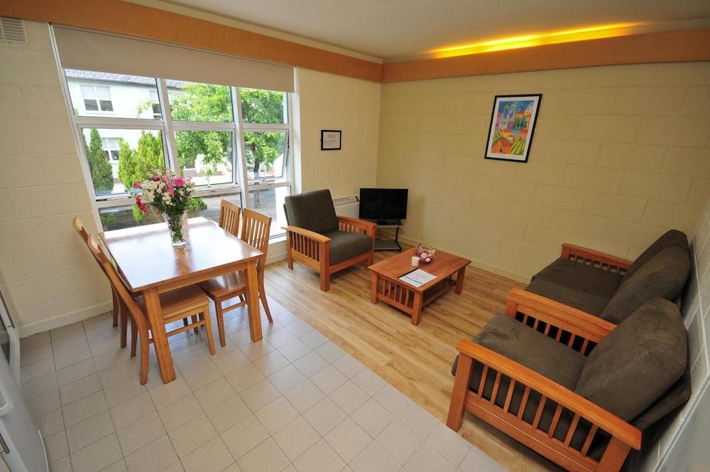 Corrib Village Rooms University Of Galway Exterior photo