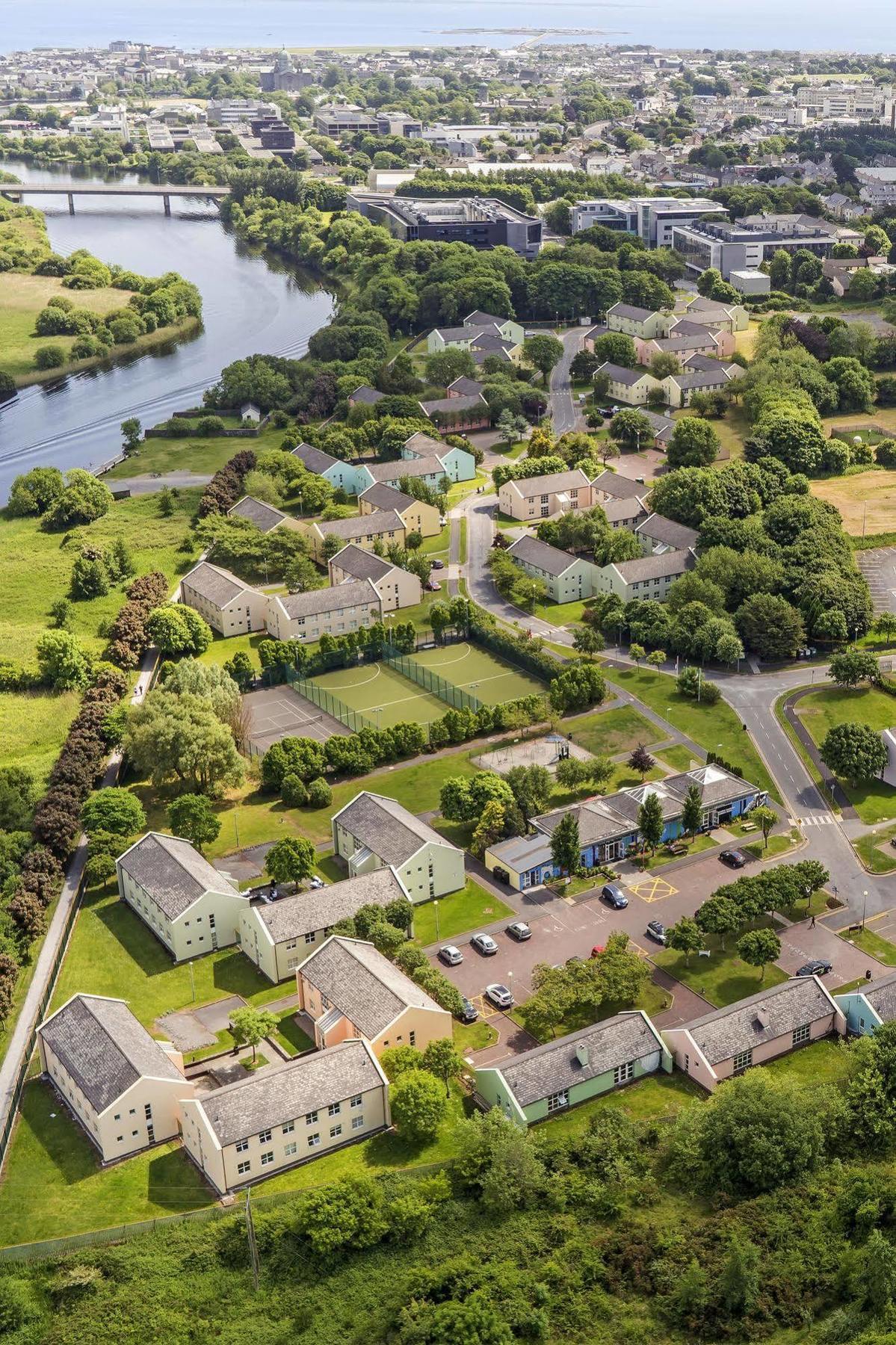 Corrib Village Rooms University Of Galway Exterior photo